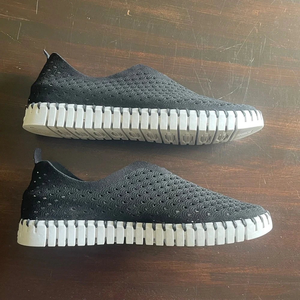 Ilse Jacobsen Tulip 139 Black Perforated Slip On Sneakers Women 39 EU / 8.5 US‎
